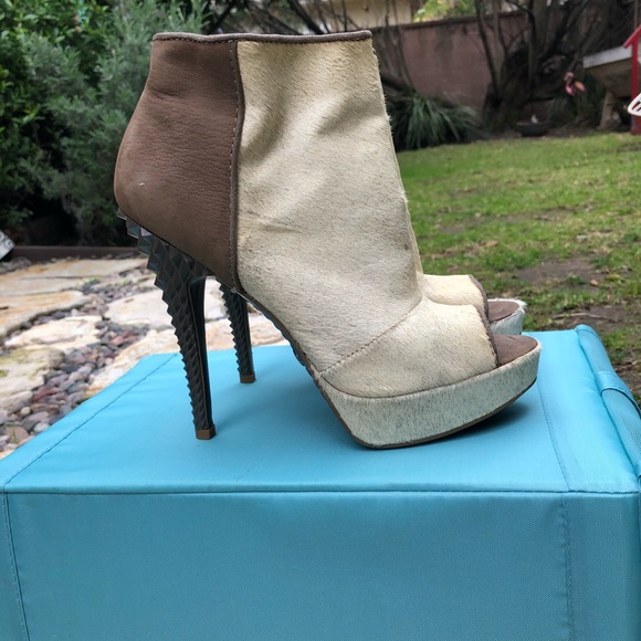 Rachel Roy Peep Toe High Heels - Picture 3 of 7